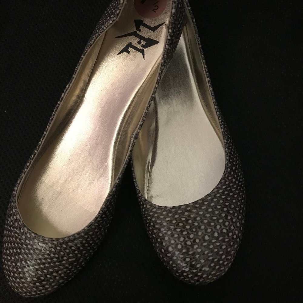 Chinese Laundry ballet flats Size 7.5. New!!